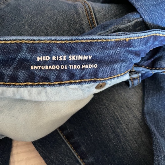 Non-distressed medium wash skinny jeans - Picture 3 of 5